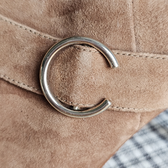 Nine West tan suede heeled ankle booty. Woman's size 7.5. - Picture 8 of 12